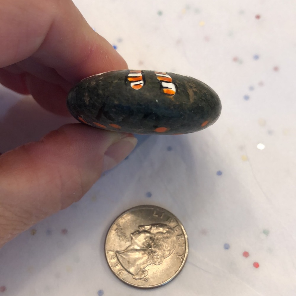 HAND PAINTED HALLOWEEN GNOME ROCK - Picture 6 of 6